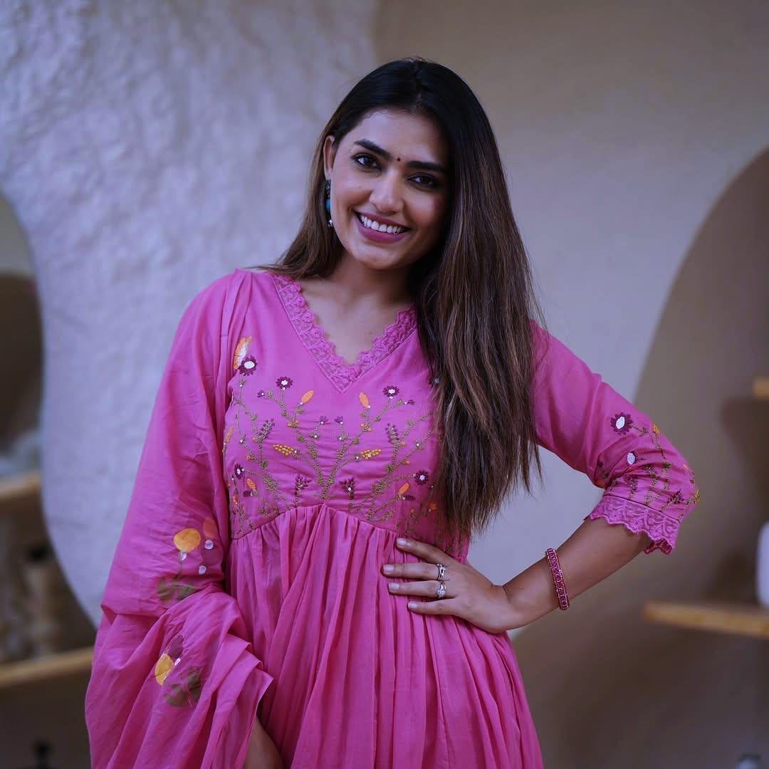 Strength Kurta Set with Embroidered Neckline & Malmal Dupatta